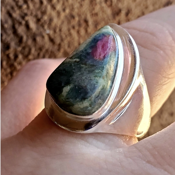 New Men's Ruby Fuchsite 925 Silver Ring. - Picture 6 of 15